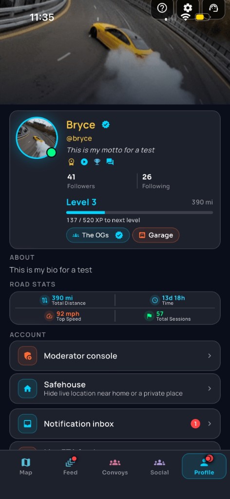 Convoi profile screen with customization and stats